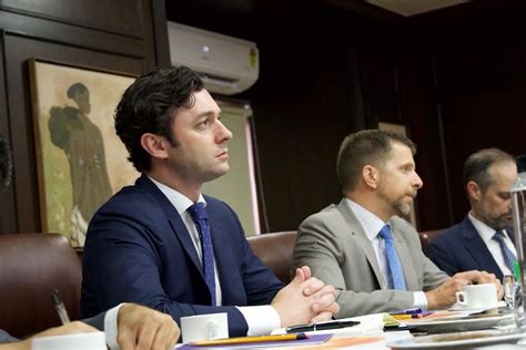 On 8-Day India Trip, US Senator Meets Students, Biz Leaders In Mumbai ...