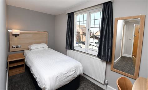CROWN HOTEL (Wychbold) - Hotel Reviews, Photos, Rate Comparison ...
