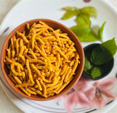 Ratlami Sev | Organic Namkeen – Matratva