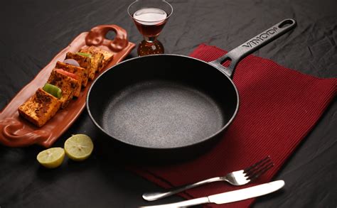 Vinod Legacy Cast Iron Kadai with Glass Lid 2.4L (22 cm) | Pre-Seasoned ...