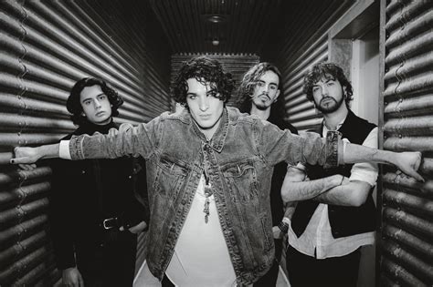 ME MIRAS MAL (Lyrics in English) - Ultraligera