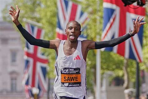 Kenyan runner Sawe wins London Marathon after solo breakaway. Asssefa ...