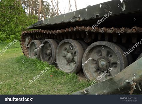 Exploding Army Tank 的图像结果