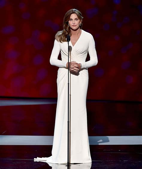 Caitlyn Jenner's Nude Sports Illustrated Cover is Raising the Ageism Debate | Vogue