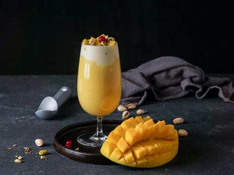 Eat With The Season: Mango Mastani | Femina.in