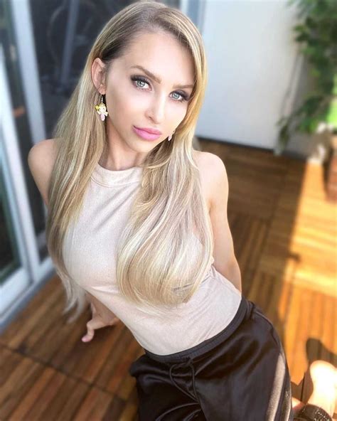 Alix Lynx Biography/Wiki, Age, Height, Videos, Boyfriend & More