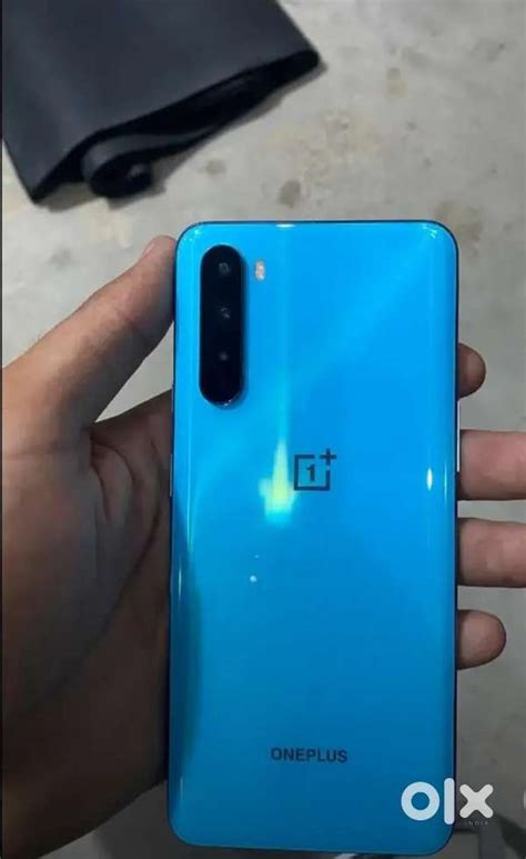 Oneplus Nord 5g folder m ek green line hai orignal hai 6000 se kam ni ...