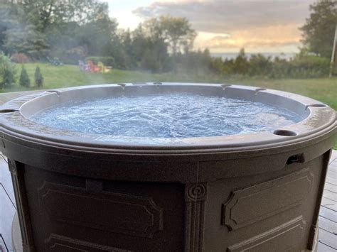 Travellin Tubs - Hot Tub Rentals