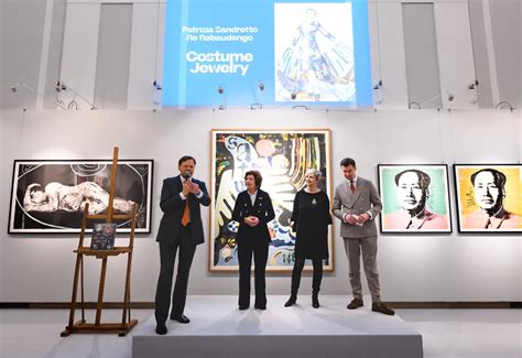 Event: “Costume Jewelry” in Wien. TASCHEN