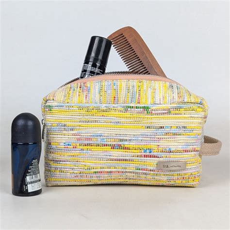 Upcycled Handcrafted Travel Pouch (TK0326-007) PS_W – reCharkha - The ...