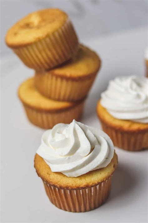 Sugar-Free Frosting (Low Calorie + Keto) - Skinny Comfort