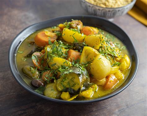 Hearty Vegetable Tagine: Sweet Potatoes & Chickpeas Delight - pulsecooking