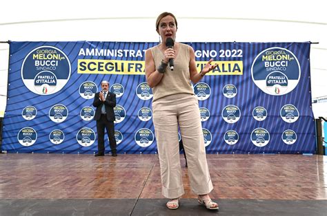 Giorgia Meloni's feet