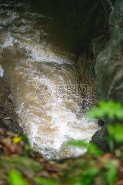 山中流水的小溪高清图片下载-正版图片300378307-摄图网