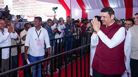Uddhav Thackeray, Sharad Pawar Praise Devendra Fadnavis; Maharashtra CM ...