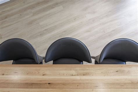 Natural Oak Vinyl Plank - Homely Flooring