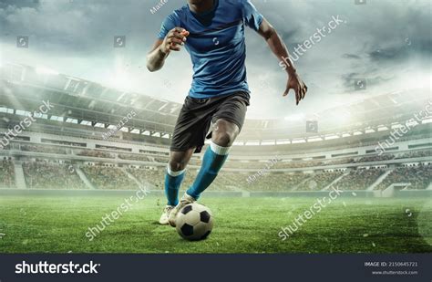 Football Player Running 的图像结果