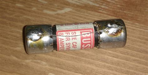 Image result for Komponen Multimeter Fuse