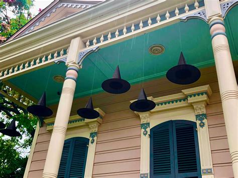 New Orleans Witch Houses - La Belle Esplanade