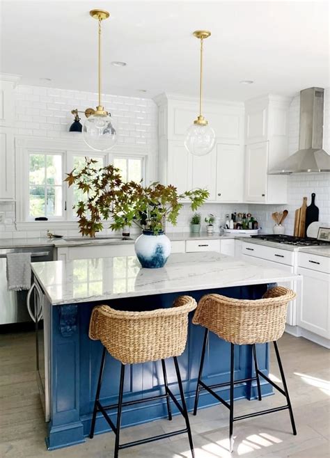 12 Kitchens That Look Straight Out of a Nancy Meyers Movie - The Everygirl