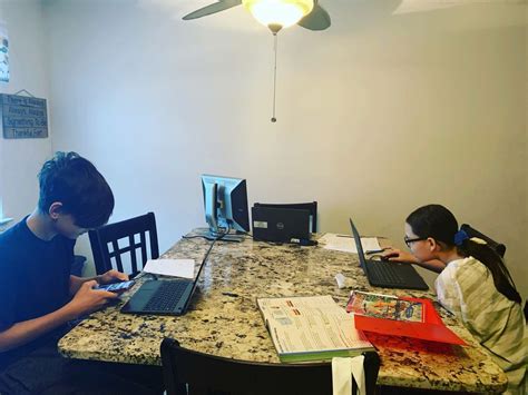 Remote Control Student 的图像结果