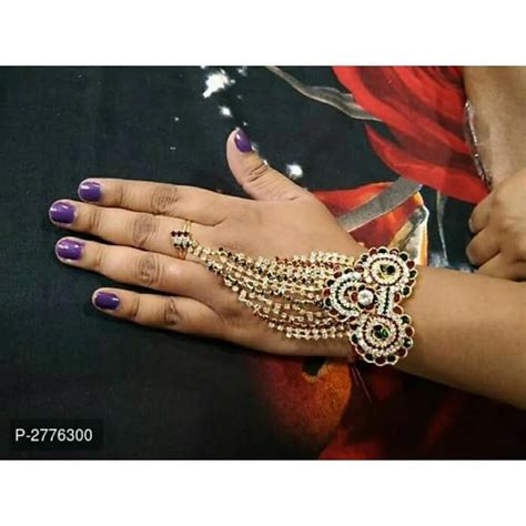 45+ Diamond Hathphool Designs Perfect for The Stellar Brides
