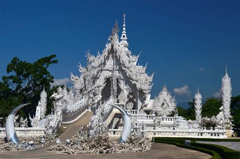 thailand chiang rai white temple - The Globetrotter GP