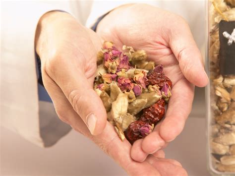How Traditional Chinese Medicine relieves arthritis - Easy Health Options®