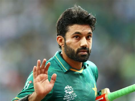 Rizwan refuses to sign central contract