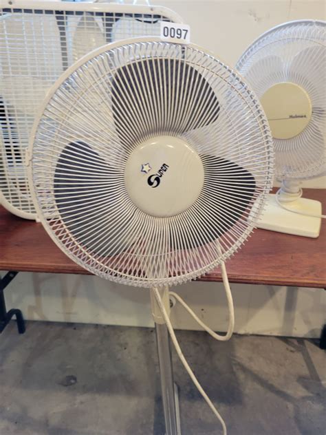 Holmes Oscillating Table Fan - Super Floor Oscillating Fan - Lasco ...