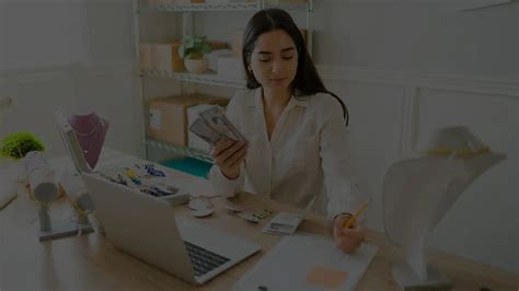 Pengertian Soft Selling Dan 4 Benefitnya Untuk Bisnis Kamu!