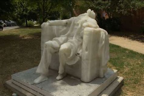 Abraham Lincoln Statue Melted: आसमान से बरसी आग, भीषण गर्मी से पिघला ...