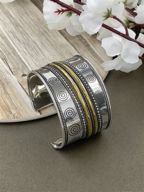 OXIDISED DUAL TONE DESIGN KADA FOR WOMEN – Naman Arts