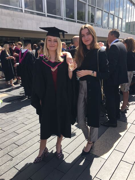 Zoe Dimoldenberg (Amelia Dimoldenberg Sister) Wiki, Age, Family, Height ...