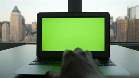 Computer Side Greenscreen 的图像结果