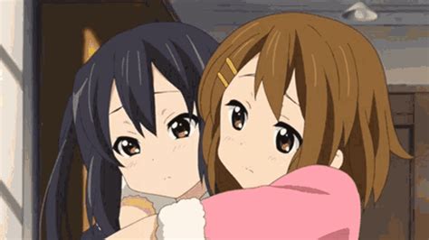 Anime Hug GIFs | GIFDB.com