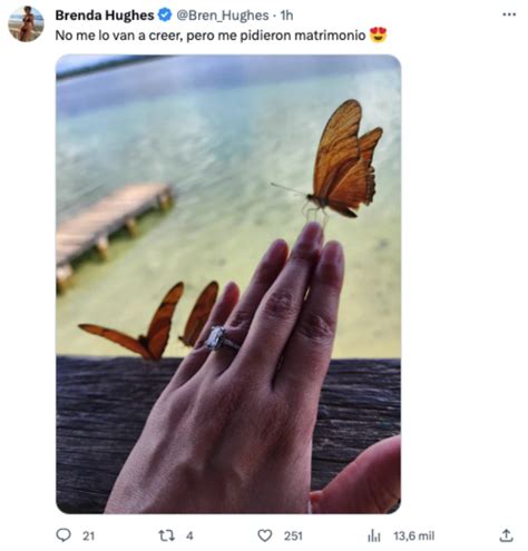 Así presume Brenda Hughes su espectacular anillo de compromiso