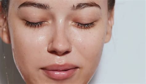 7 Amazing benefits of Using Cocoa Butter for Skin - lifeberrys.com