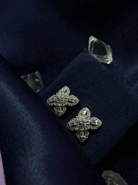 Lillacc Shaped Silver Stone Earing (Made in 925 Silver) – The Lilacc