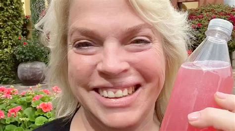 Janelle Brown looks unrecognizable in photo taken before 100-lb weight ...