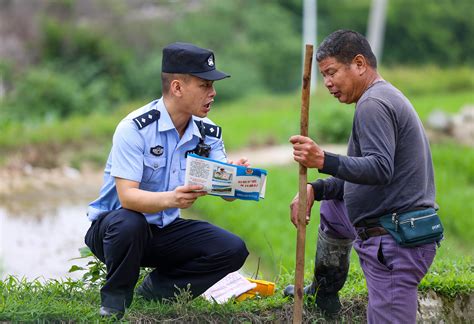 爱路护路进农村