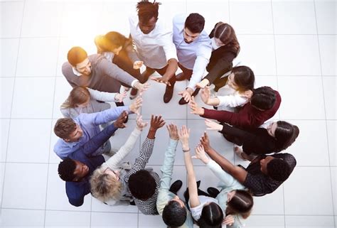 Team Building Huddle 的图像结果