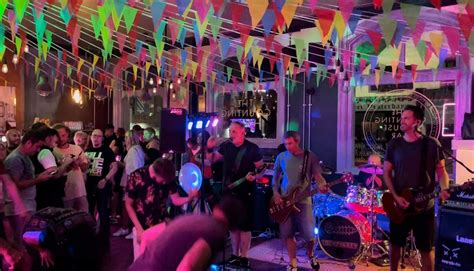 ThumpSkrew galloping to The Horse & Groom Ramsgate , The Horse and ...