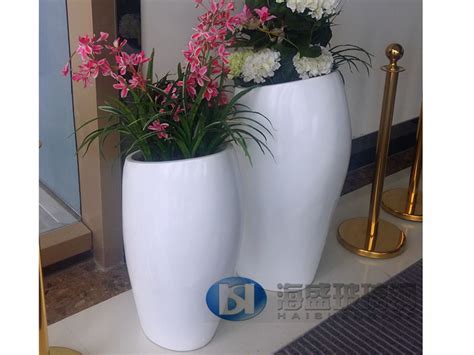 户外玻璃钢花盆的制作流程是怎样的？._重庆赛奥玻璃钢制品公司