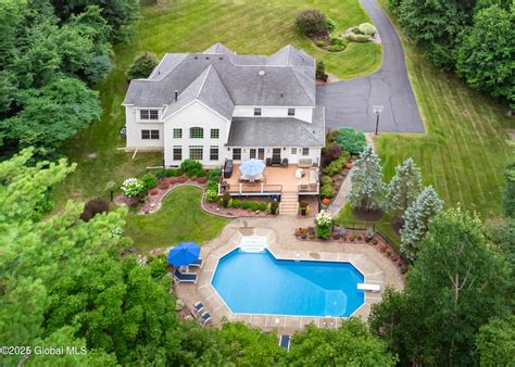 10 Madeline Ln, East Greenbush, NY 12061 | Homes.com