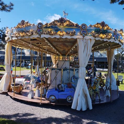 CAROUSEL TRESTRAOU ( L'ÎLE AU PIRATES ) (2026) All You Need to Know ...