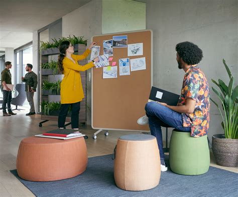 se:dot - Flexible and Stylish Stool for the Modern Office