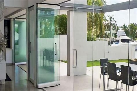 Movable glass partitioning walls | GEZE