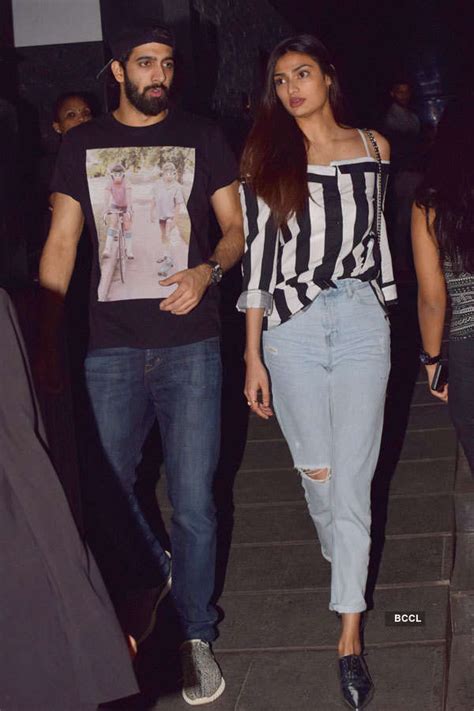 Photos of celebrity outings Pics | Photos of celebrity outings Photos ...