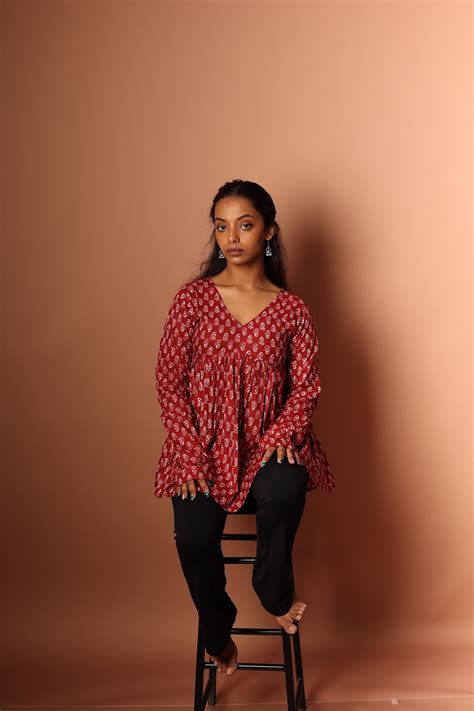 Peplum Top in Red – TAVISI